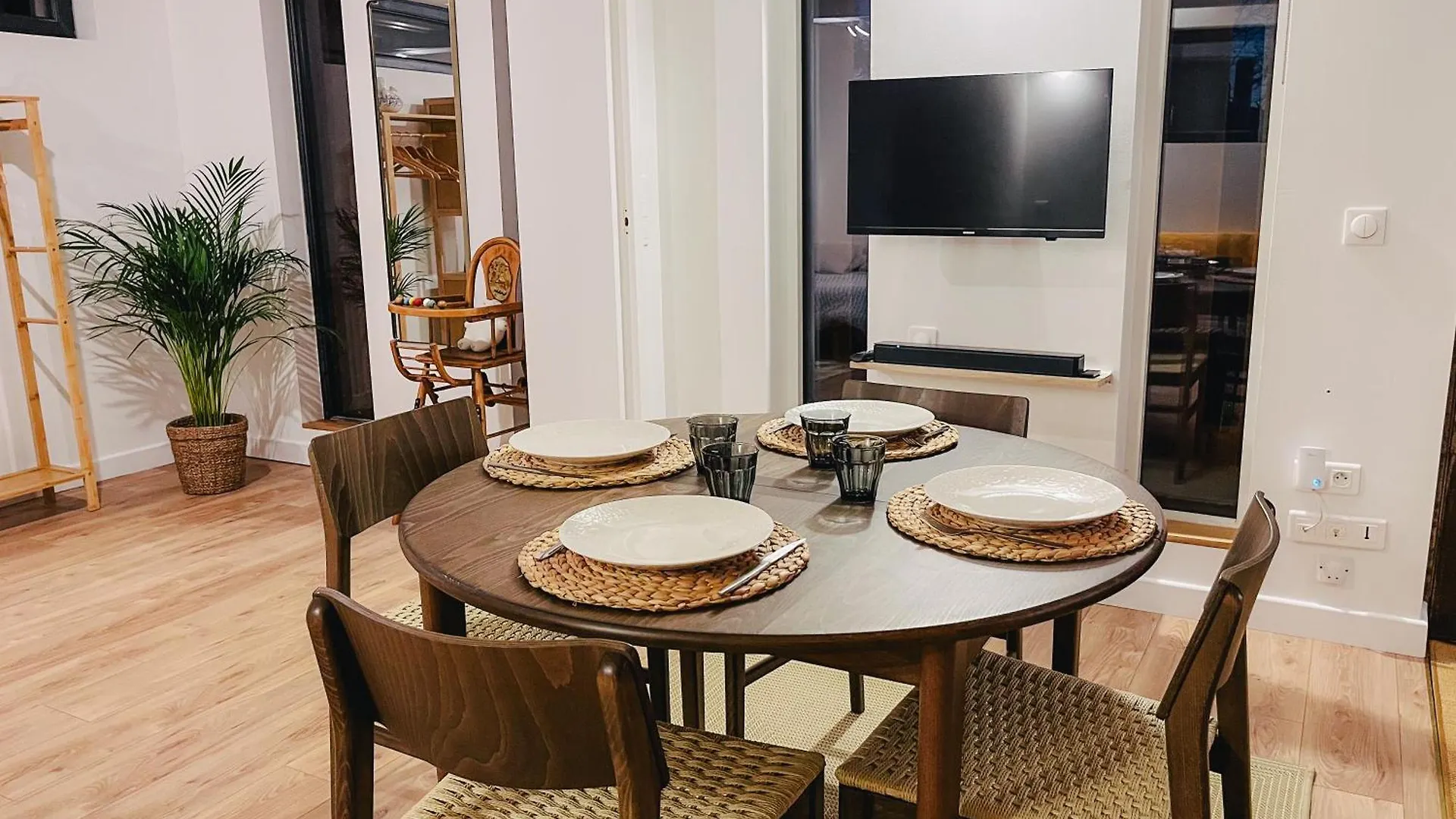 Calme Et Tranquillite Sur Les Coteaux De Montauban Apartman