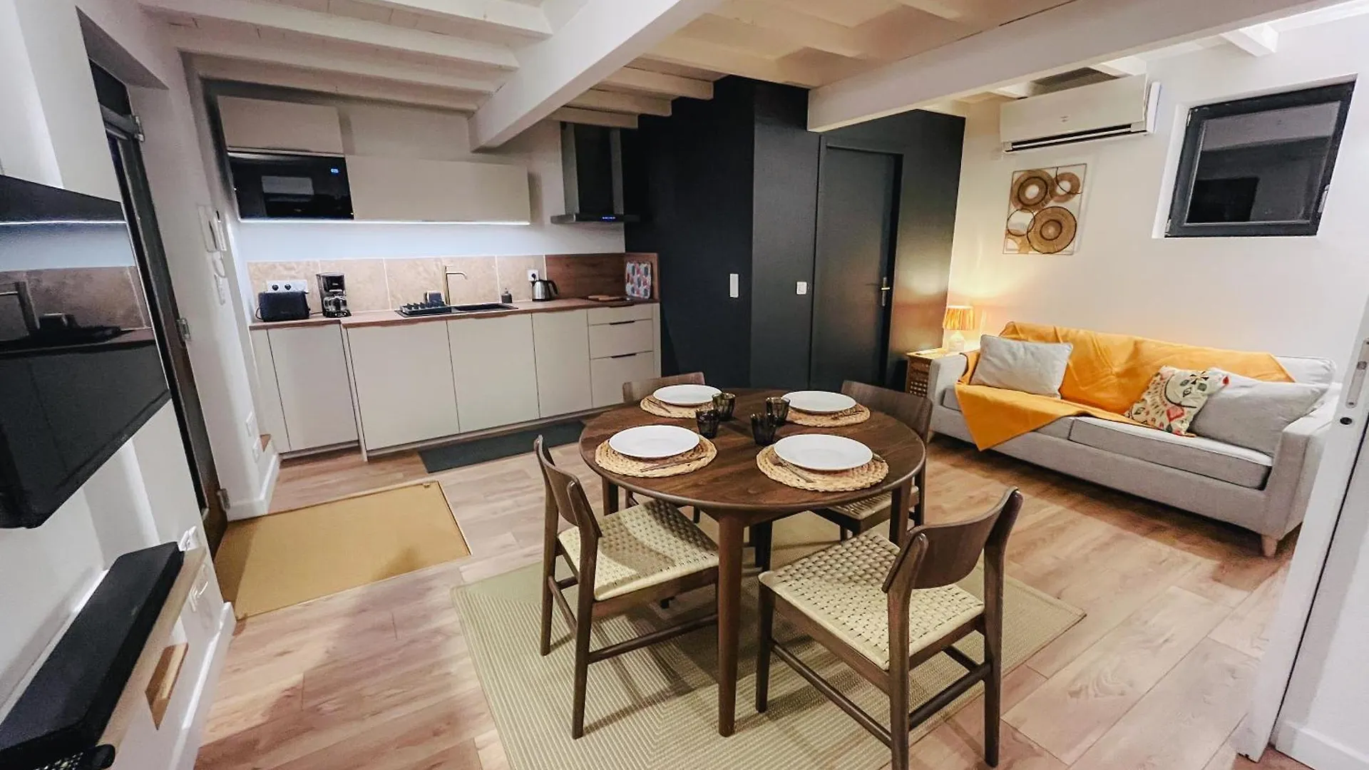 Calme Et Tranquillite Sur Les Coteaux De Montauban Apartman